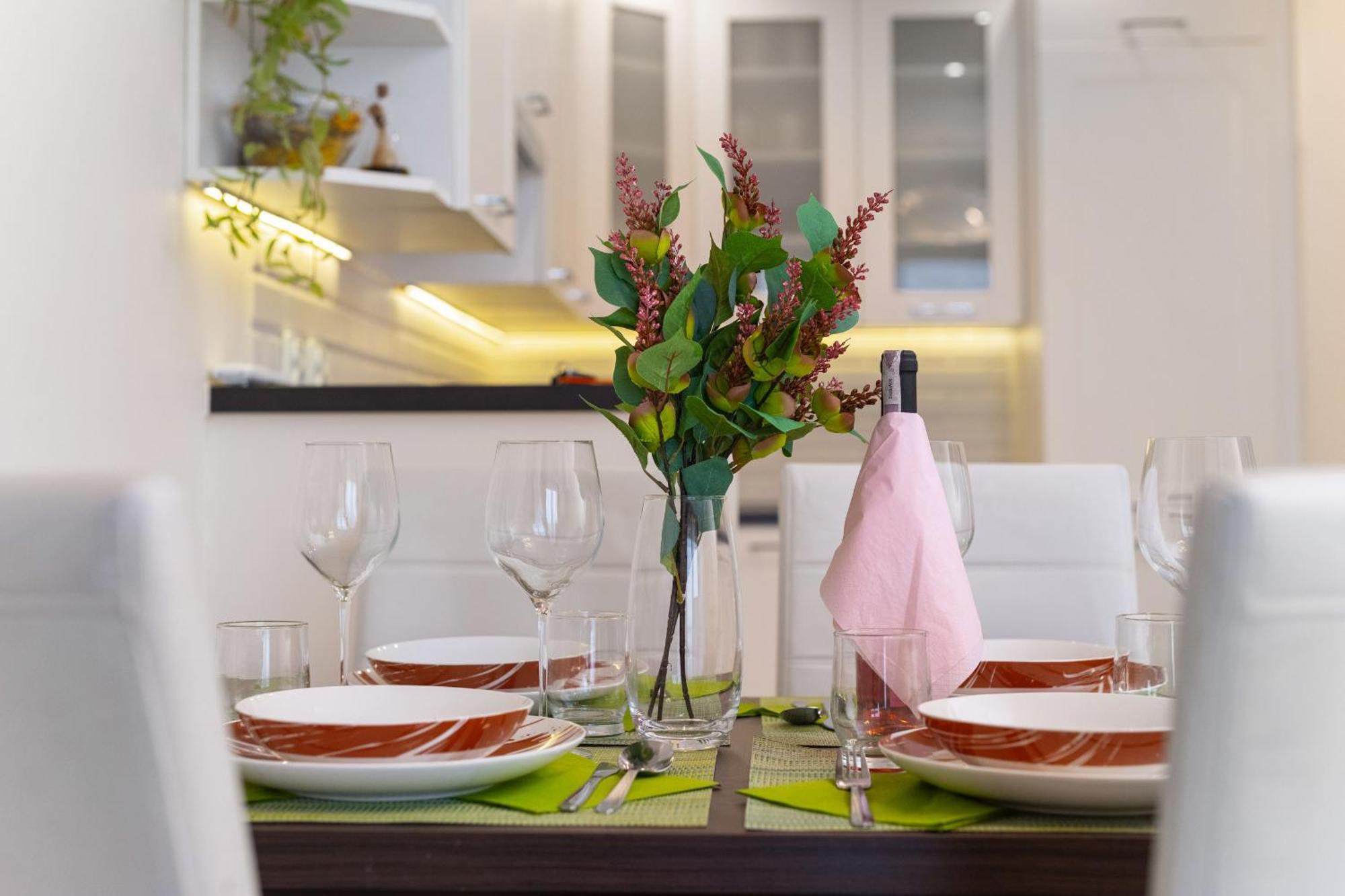 Comfortable Apartment Krakowska Wroclaw With Free Parking By Noclegi Renters Ngoại thất bức ảnh